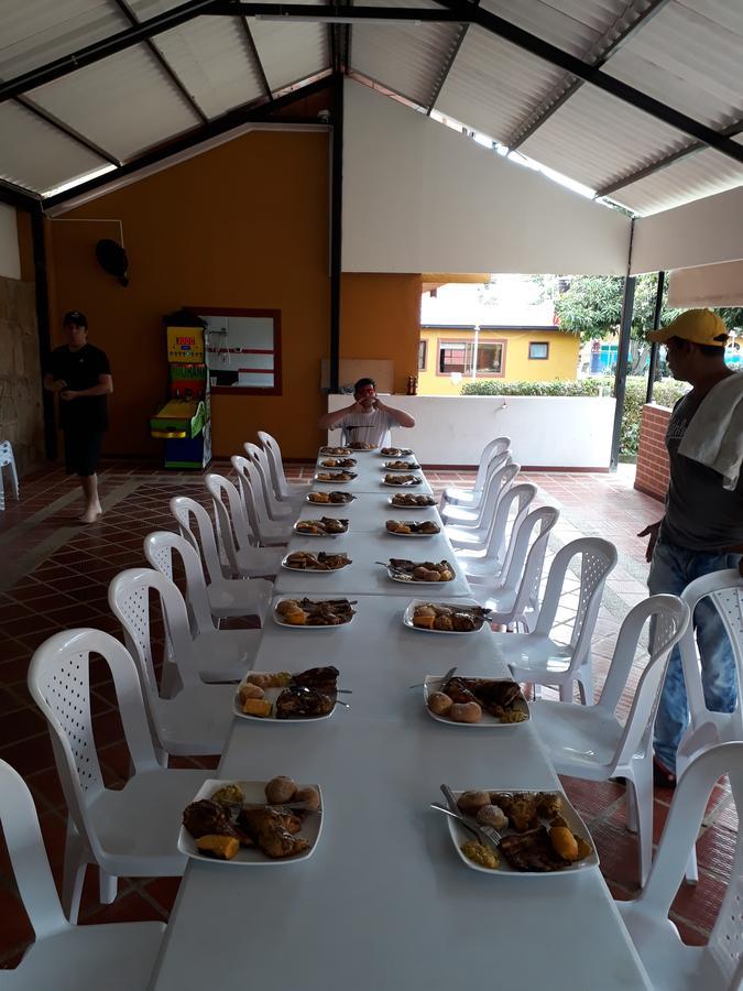 Finca Villa Alegria Chinauta Luaran gambar